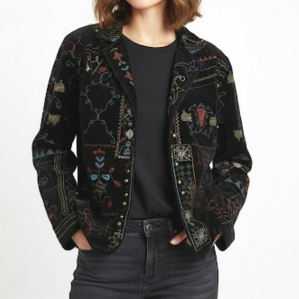 Chico’s Black Velvet Floral Tribal Folk Studded Jacket Size 12 (Chico’s 2)